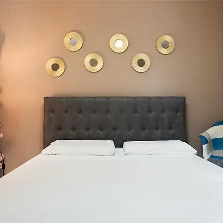 Willa Pietranuda With Pool And *