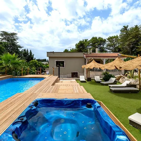 Pietranuda With Pool And *
